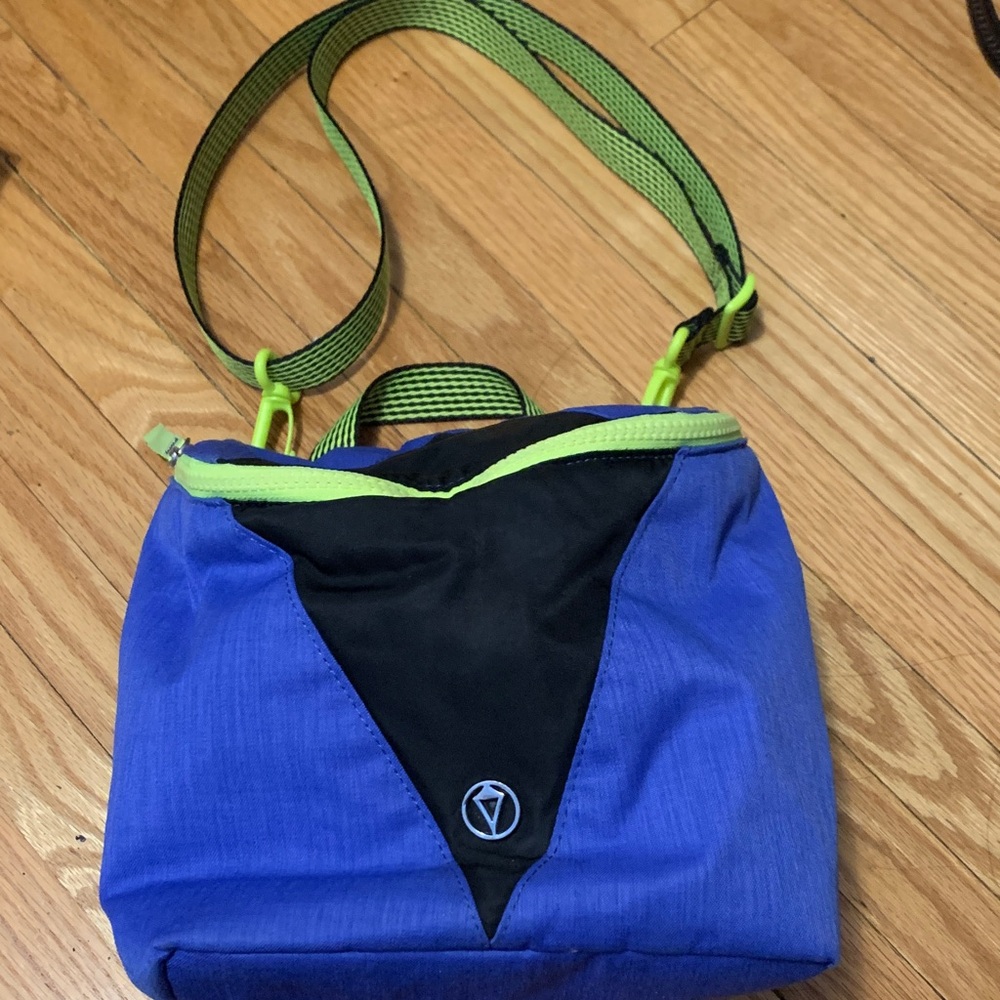 Ivivva by Lululemon lunch Bag with Strap